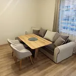 самостоятелен Emili
