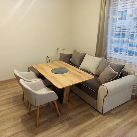 самостоятелен Emili