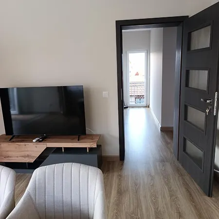 самостоятелен Emili * ספרבה בניה