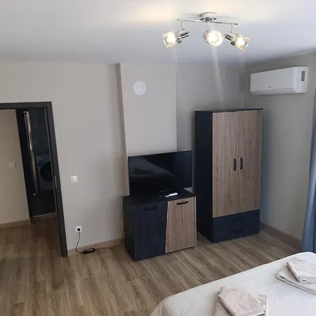 самостоятелен Emili Sapareva Banya
