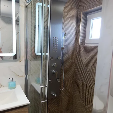 самостоятелен Emili דירה *