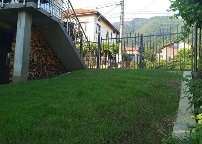 самостоятелен Emili *