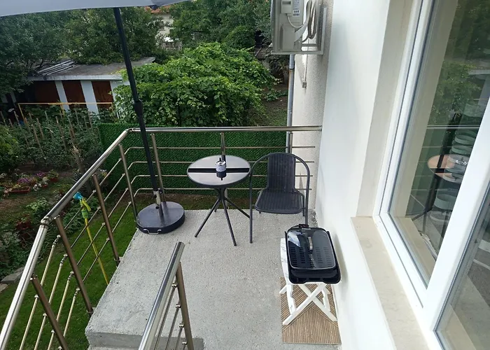 самостоятелен Emili *