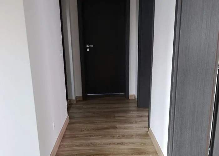 самостоятелен Emili *